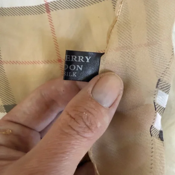 Burberry Beige and Red Plaid Scarf - Picture 4 of 5